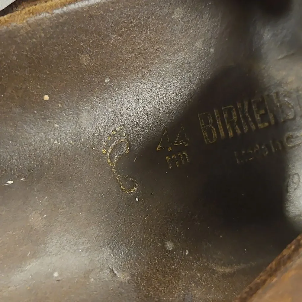 Birkenstock Arizona two-strap sandals in brown genuine leather. EU size 44